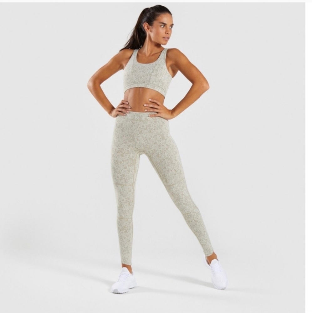 NWT Gymshark Fleur Texture Leggings - Size XS.